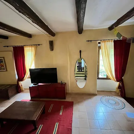 Grotta Dell'edera Apartment *